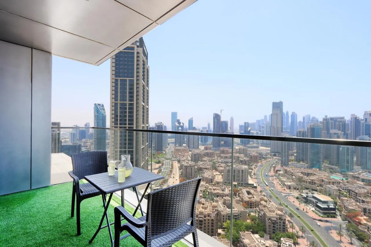 Livbnb - 2Br Burj View In Boulevard Point Дубай 0*,